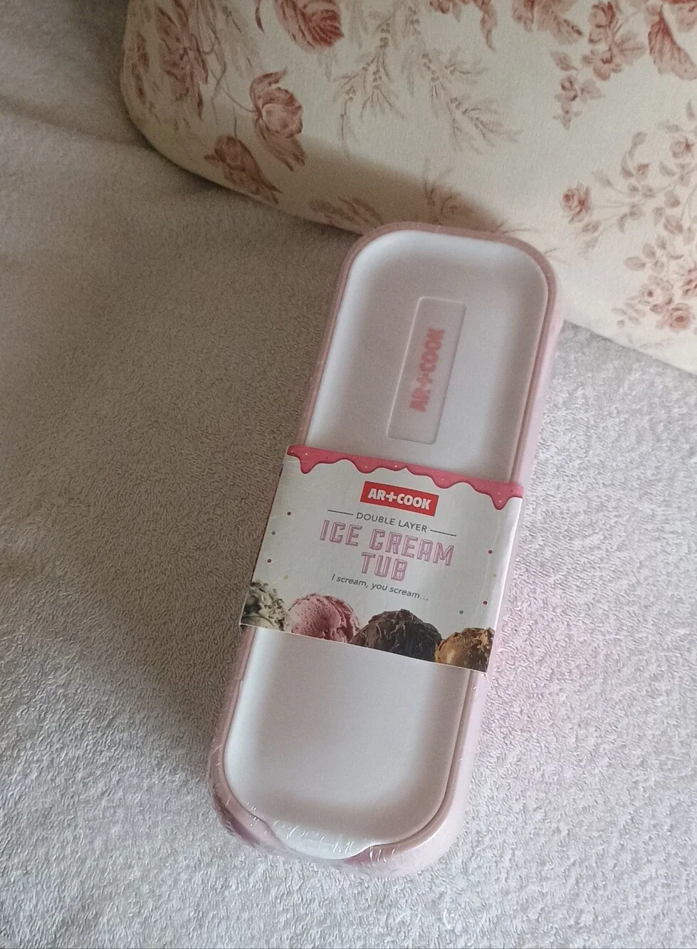**FREE Ice Cream ornament - Pink and White Double Layer Ice Cream Tub